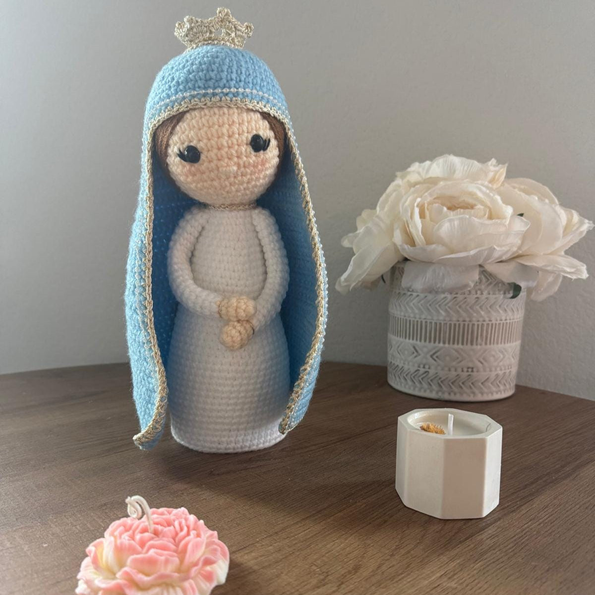 Virgin Mary Gift Box β Crochet & Floral Candle Set